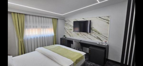 Luxury Room 's